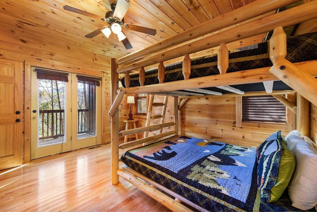 Spacious Smokies Cabin - Hot Tub With Mountain Views Gatlinburg Exterior photo