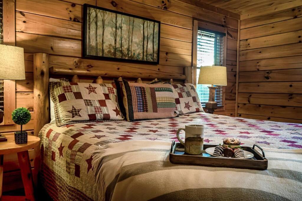 Spacious Smokies Cabin - Hot Tub With Mountain Views Gatlinburg Exterior photo