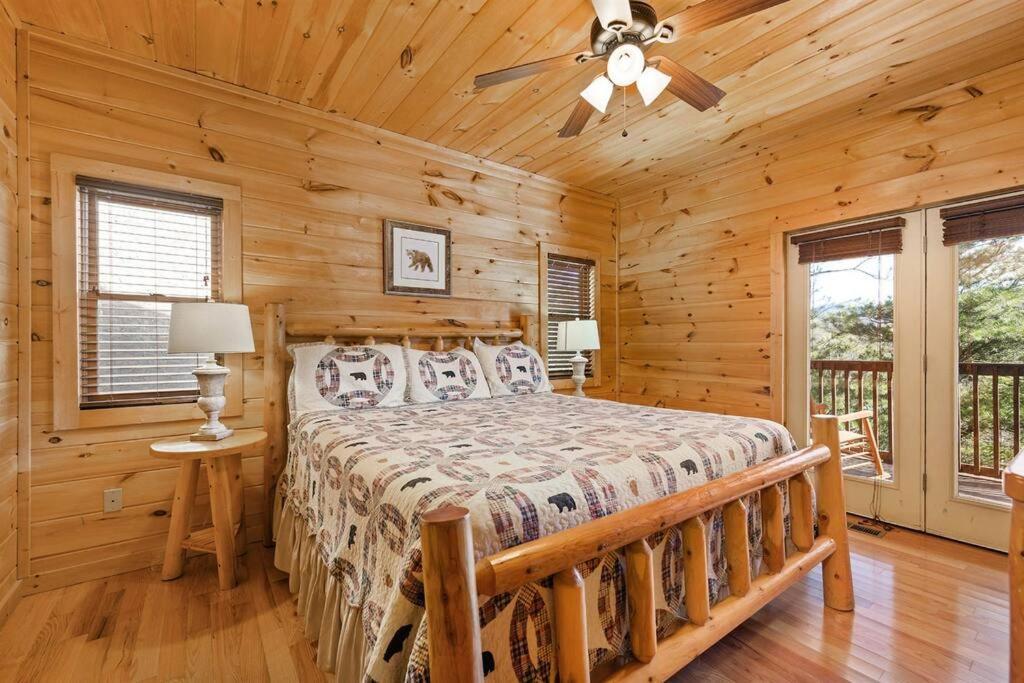 Spacious Smokies Cabin - Hot Tub With Mountain Views Gatlinburg Exterior photo