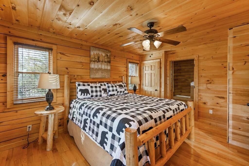 Spacious Smokies Cabin - Hot Tub With Mountain Views Gatlinburg Exterior photo