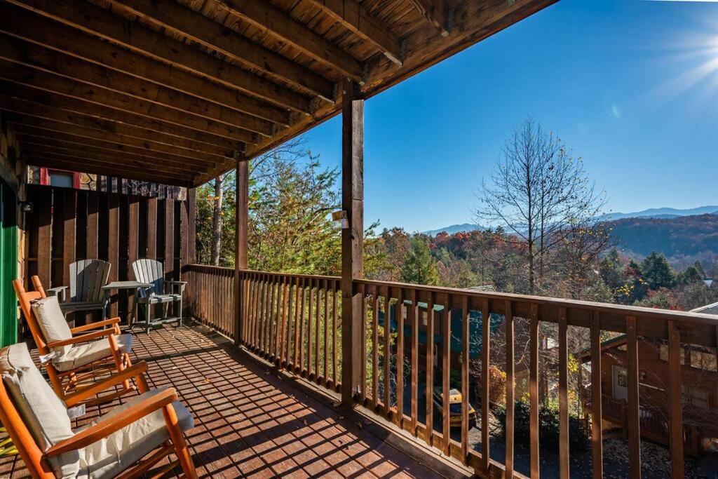 Spacious Smokies Cabin - Hot Tub With Mountain Views Gatlinburg Exterior photo