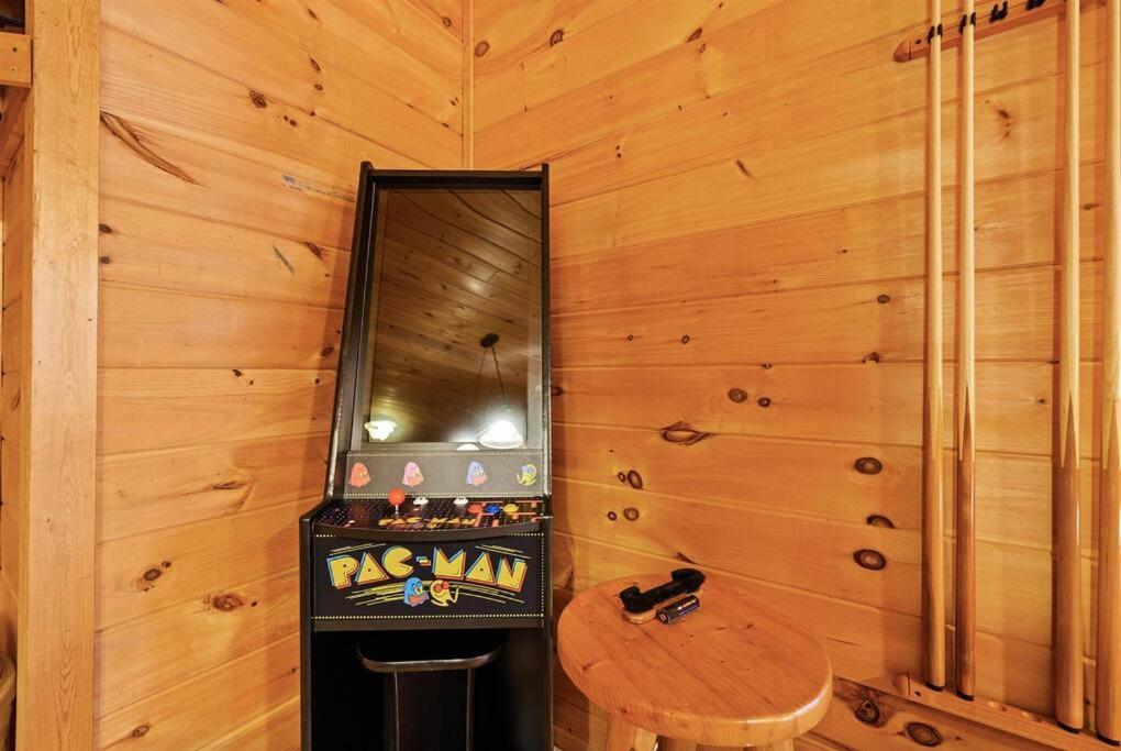 Spacious Smokies Cabin - Hot Tub With Mountain Views Gatlinburg Exterior photo
